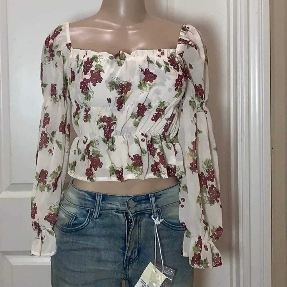MWT-Dockers ruched floral top.